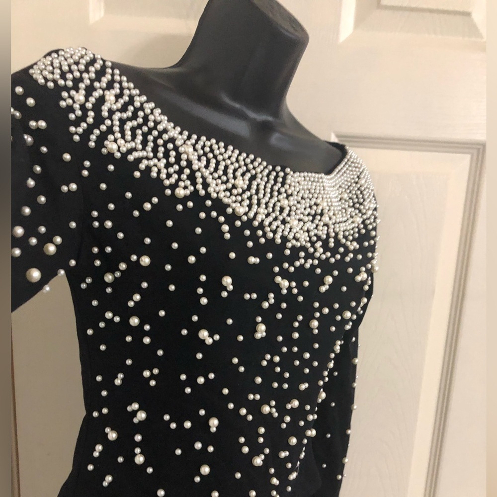 Stunning pearl adorned studded‎ boatneck black long sleeve top size large new
